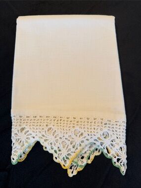 Vintage linen hand towel with hand-stitched crochet lace trim w/yellow & green